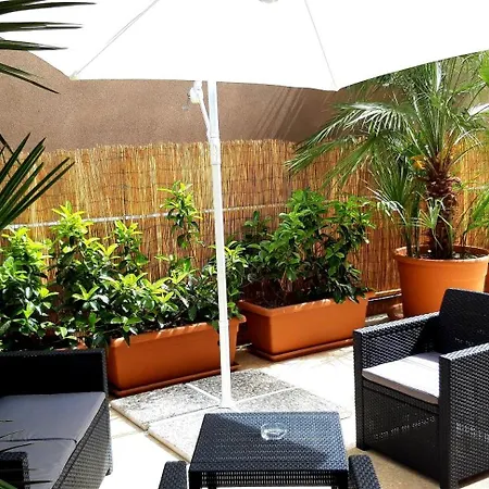 Phalanthos Panzió 3*